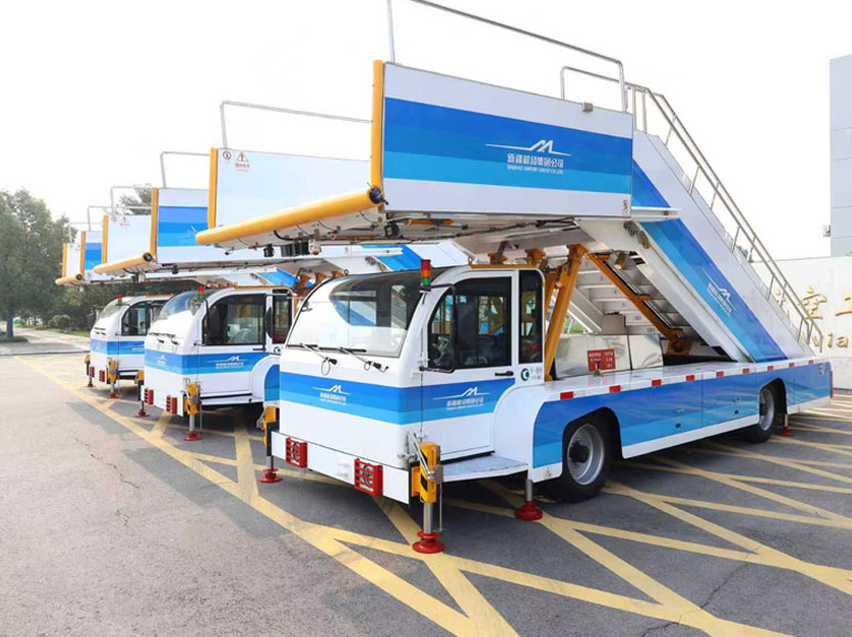 passenger boarding ladder Пассажирская посадочная лестница