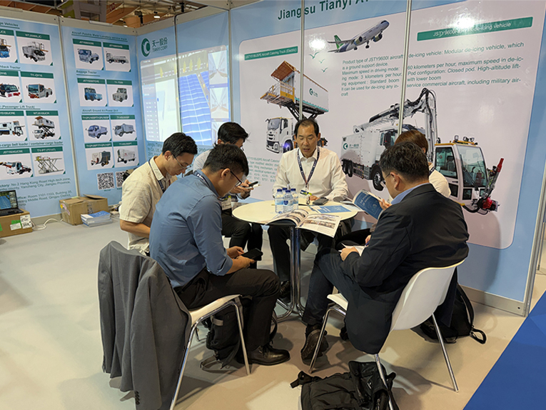 TIANYI's booth at GSE F85 remains popular. The second day of GSE Expo Europe Lisbon has arrived Стенд TIANYI на выставке GSE F85 остается популярным. Наступил второй день выставки GSE Expo Europe Lisbon