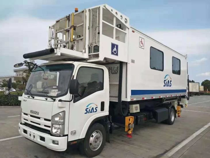 Оборудование для наземного обслуживания самолетов Ambulift Truck