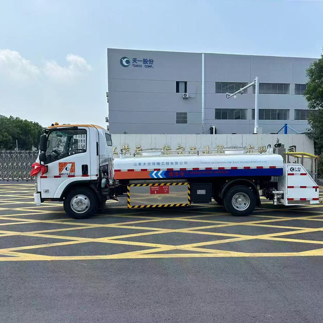 Электрическая питьевая вода Isuzu. Грузовик