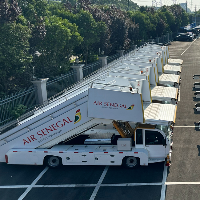 Авиакомпания пассажирская лестница