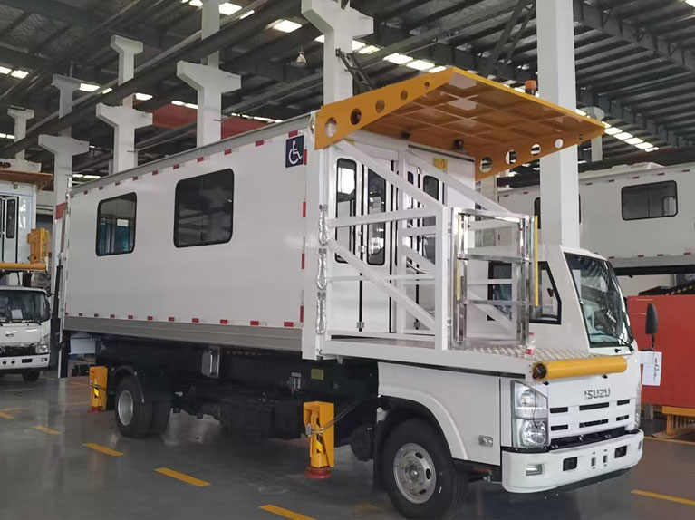 Дизельные полуголовочные подъемники для аэропортов