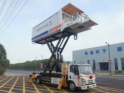 Рабочая платформа грузового отсека для электромобилей общественного питания