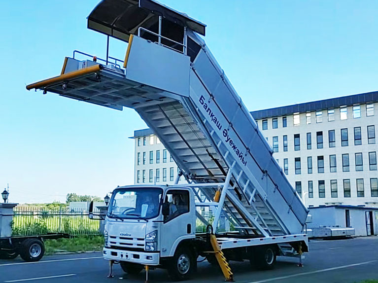 Трап для посадки пассажиров на дизельное топливо