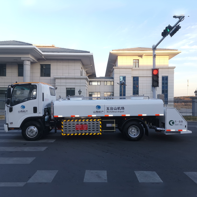 Электрическая питьевая вода подает грузовик