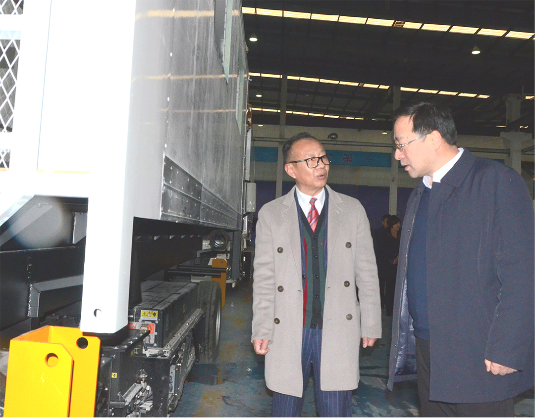 Президент Ван Шаньхуа осмотрел участок по производству оборудования