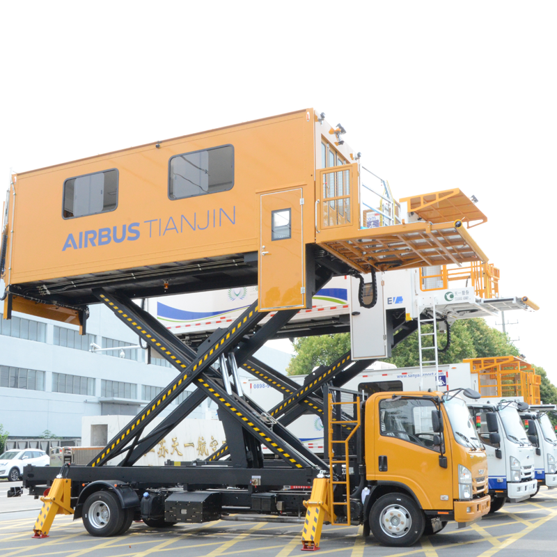 Дизельный грузовик Ambulift для аэропорта
